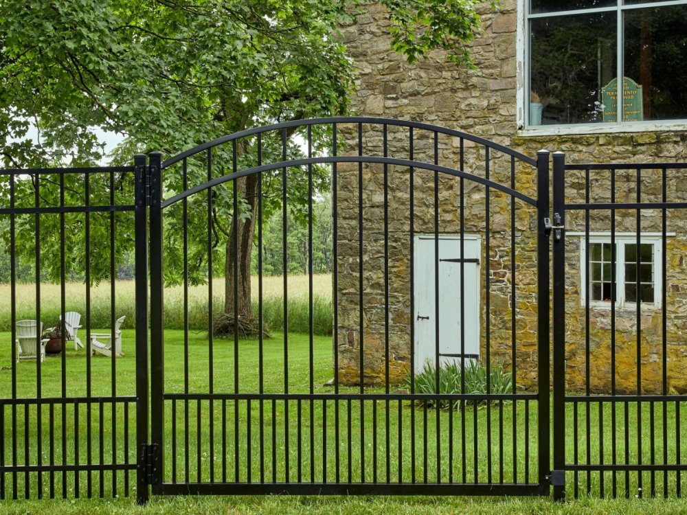 Aluminum Dog Fencing in North Richland Hills, Texas