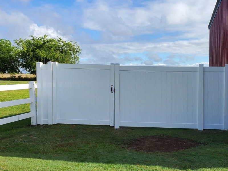 Vinyl fence section in North Richland Hills, Texas